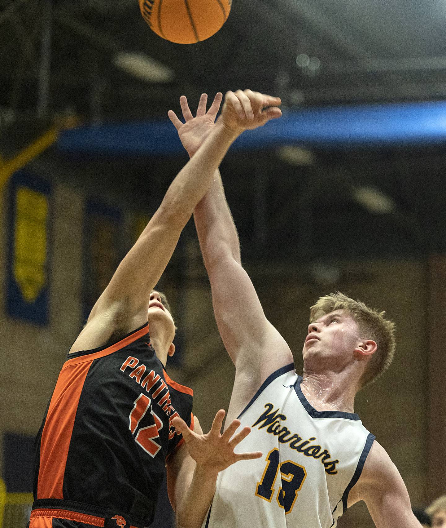 Sterling’s Will Ports puts up a shot against UT’s Max Colgan Tuesday, Jan. 14, 2025.